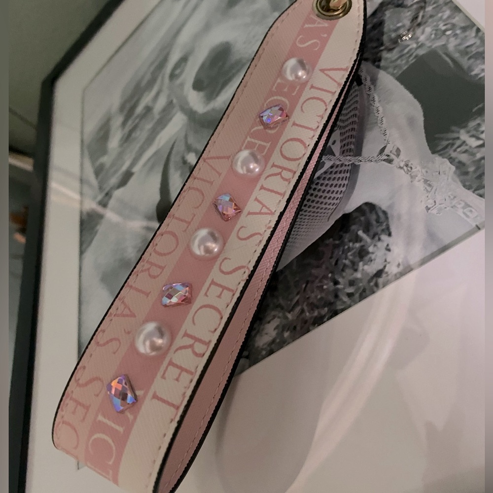 VS wristlet keychain